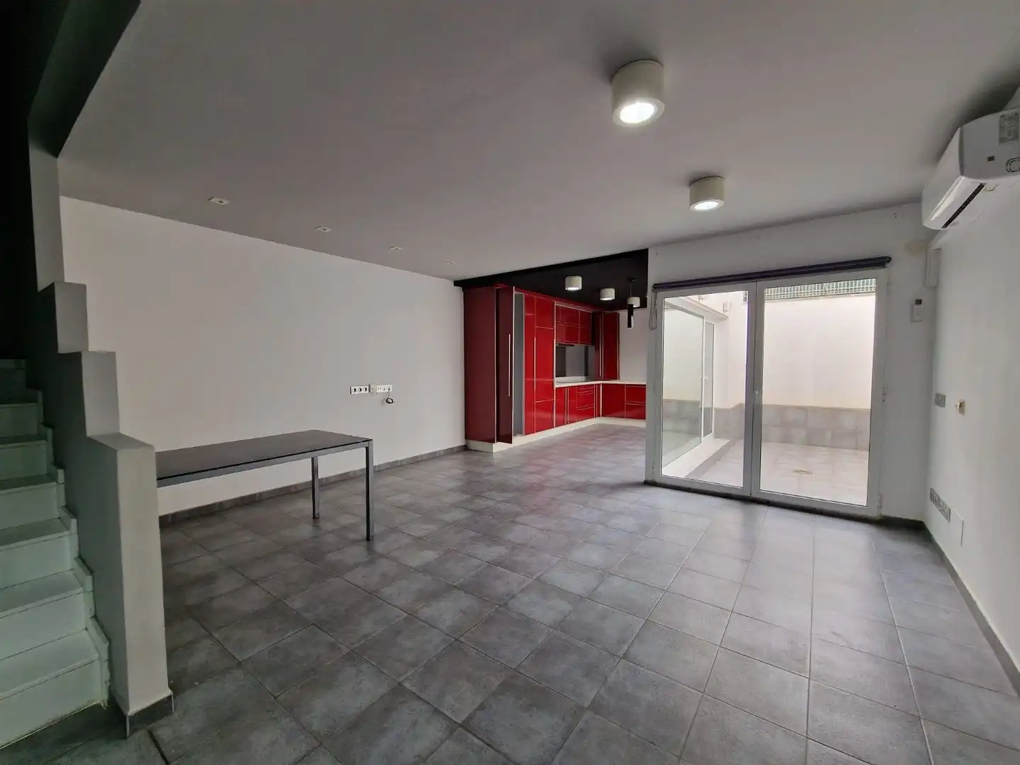 Casa adosada en venda en Villanueva de Castellón amb Calefacció, Terrassa i Traster