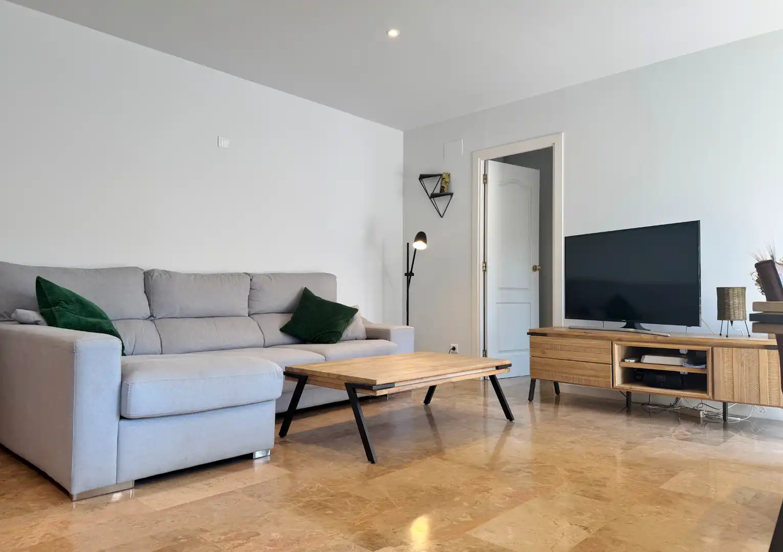 Sala de estar de Piso en venta en Girona con Aire acondicionado, Calefacción y Trastero