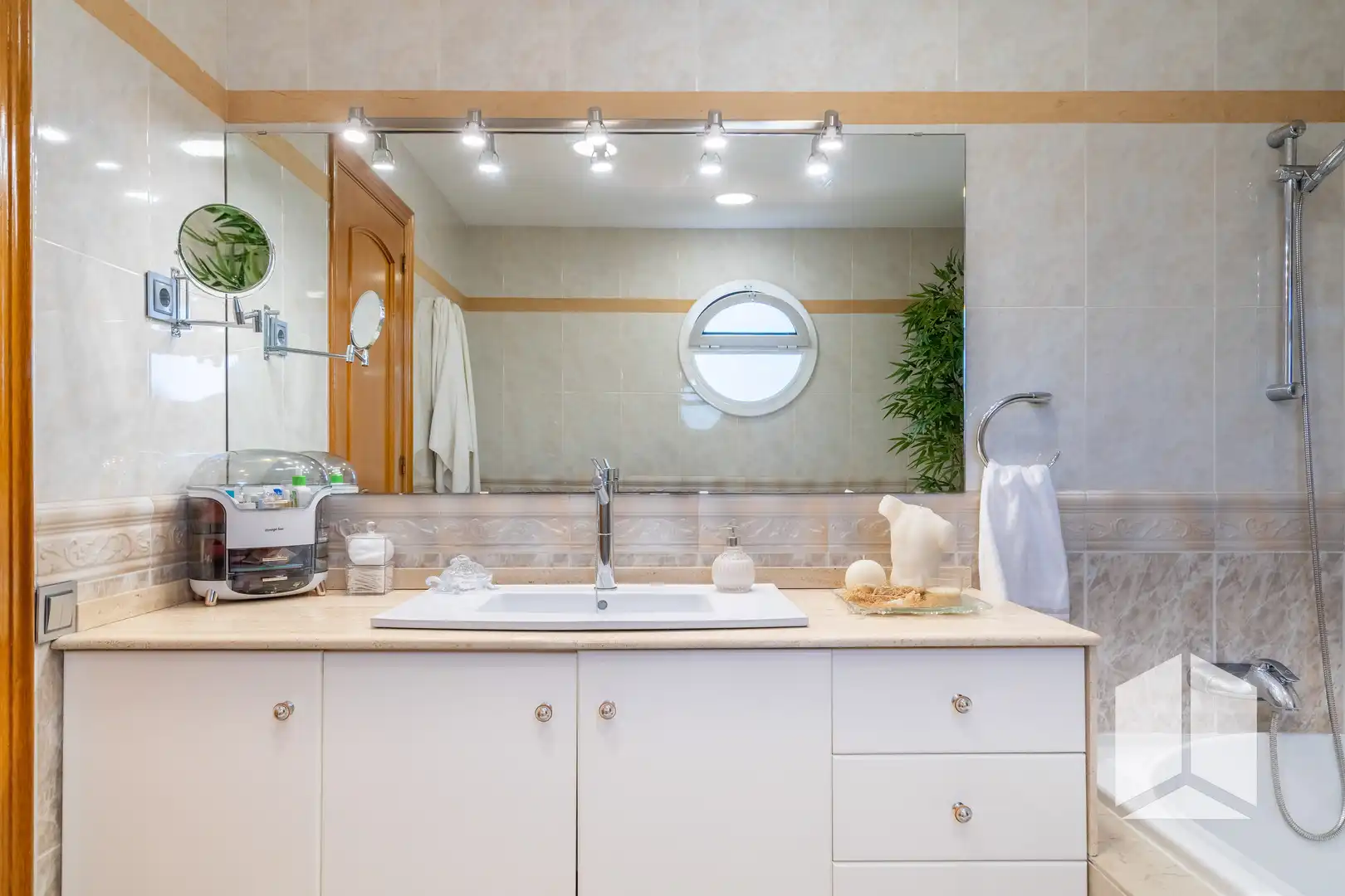 Bathroom of Houses for sale in Sant Vicenç Dels Horts  with Storage room and Swimming Pool