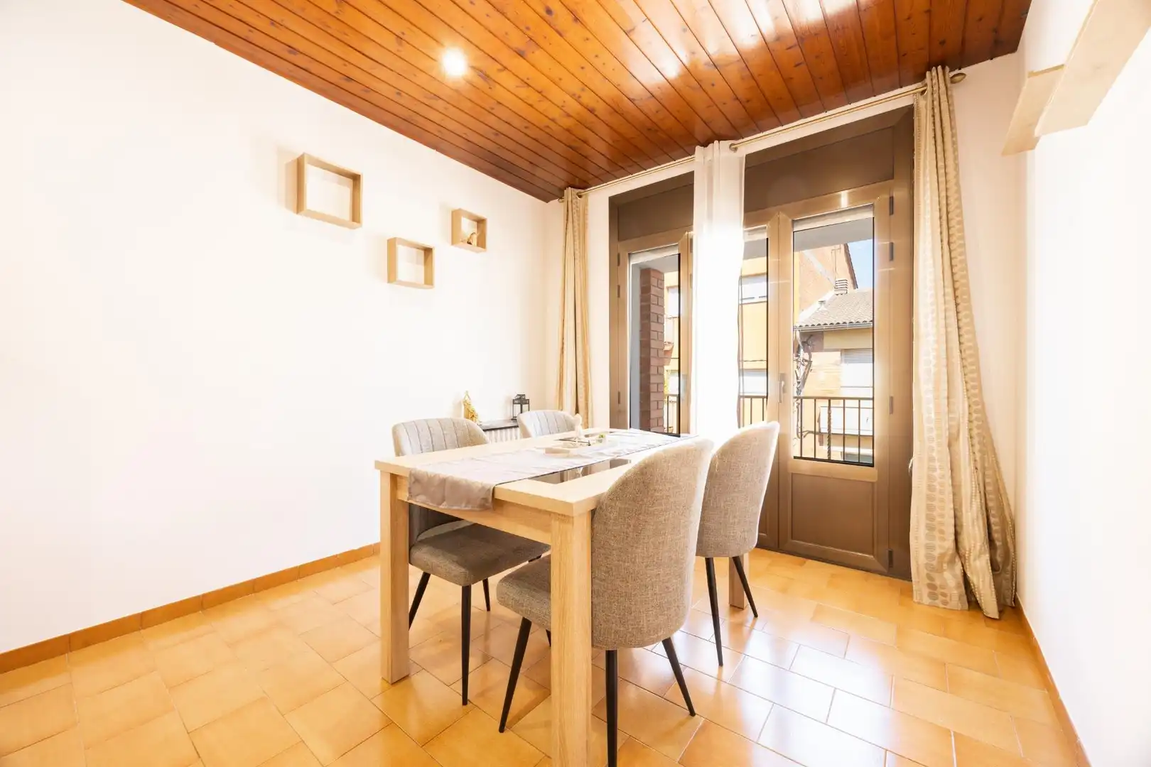 Detached homes for sale in Carrer del Collsacabra, Roda de Ter