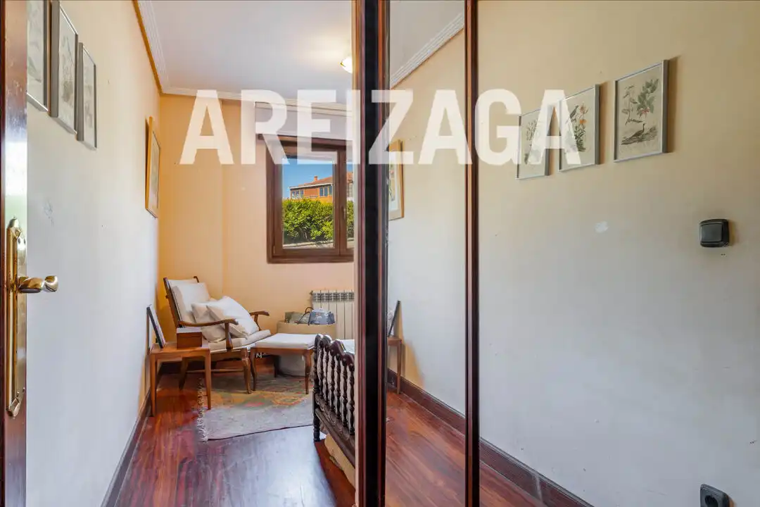 Bedroom of Flat for sale in Donostia - San Sebastián   with Heating, Private garden and Terrace