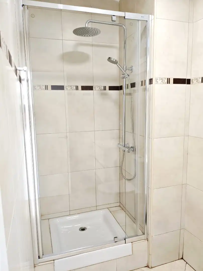 Badezimmer von Dachboden zum Verkauf in Canyamars