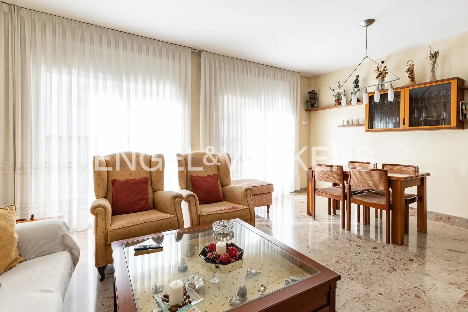 Sala de estar de Piso en venta en Terrassa con Aire acondicionado, Calefacción y Terraza