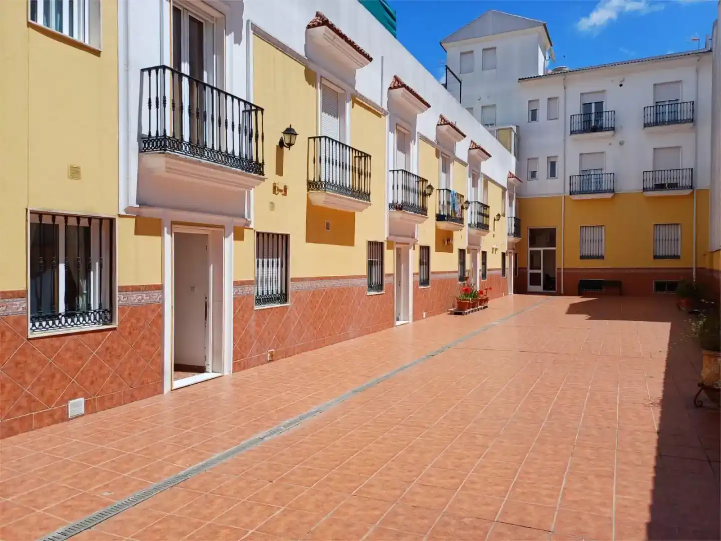 Vista exterior de Piso en venta en Doña Mencía con Balcón