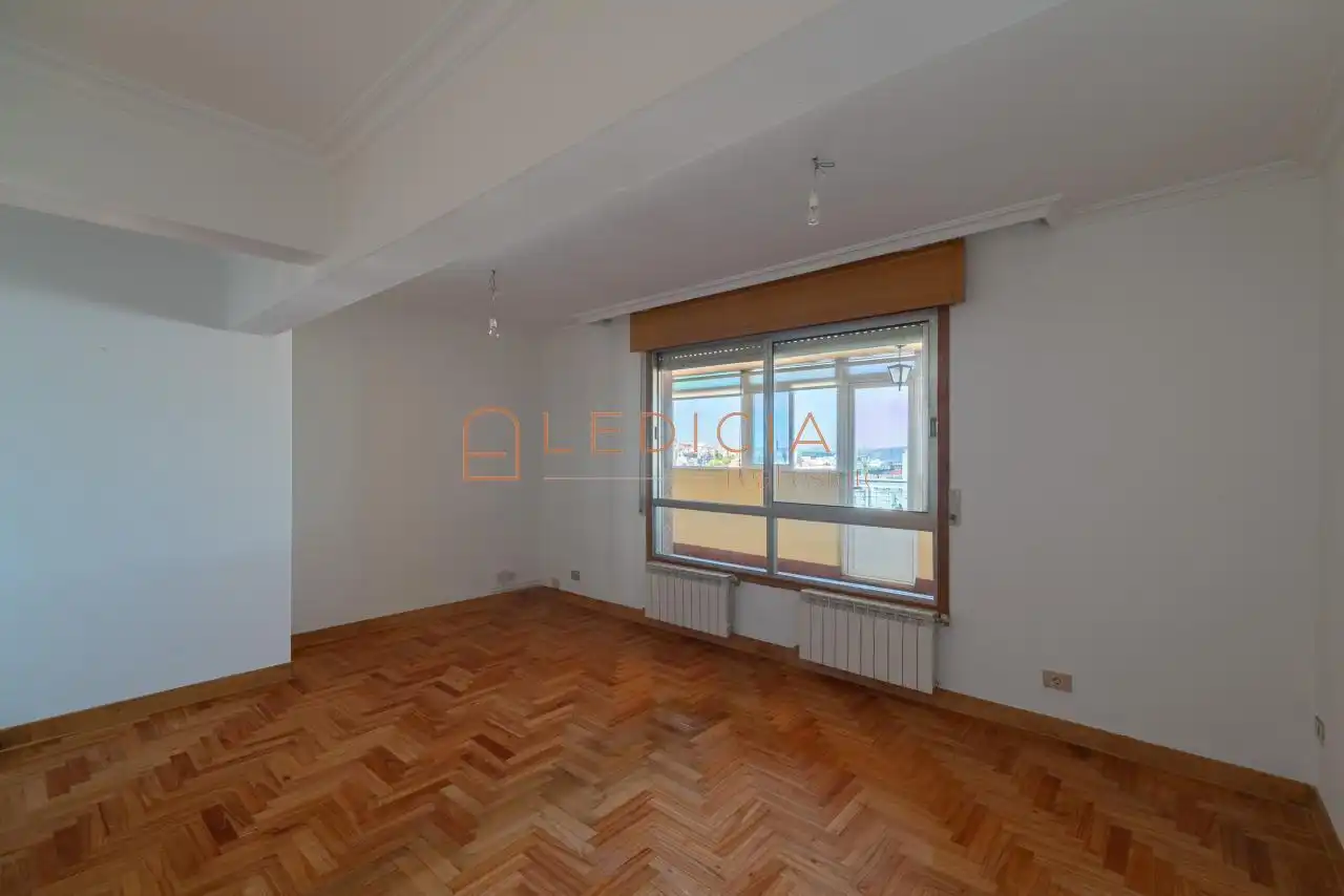 Piso en venta en García Barbón, 114, Centro - Areal