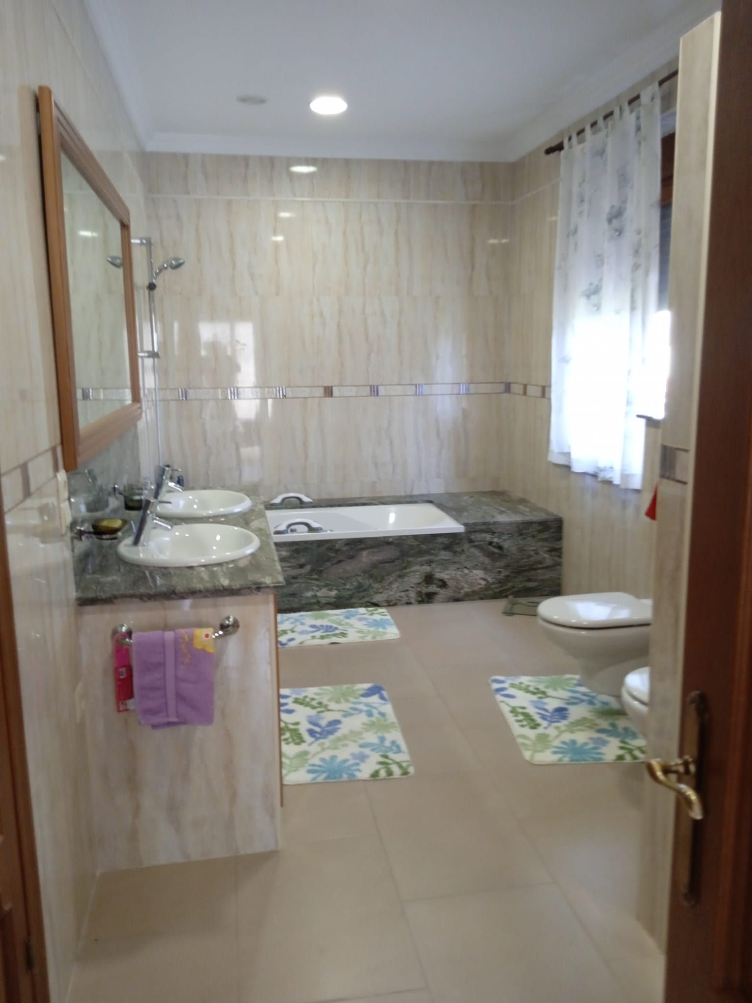 Bany de Casa o xalet en venda en Cuevas del Becerro amb Aire condicionat, Calefacció i Jardí privat