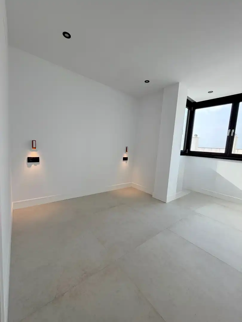 Ático en venta en Málaga con Aire acondicionado, Calefacción y Jardín privado