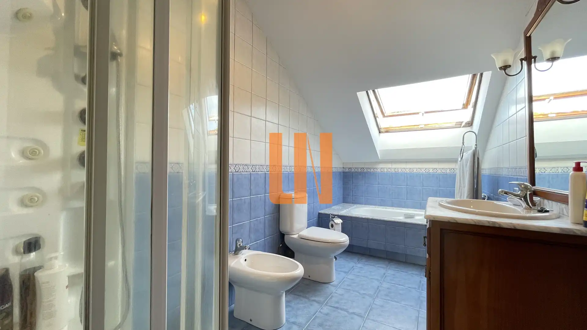 Bathroom of Detached homes for sale in Arteixo  with Private garden, Parquet flooring and Terrace
