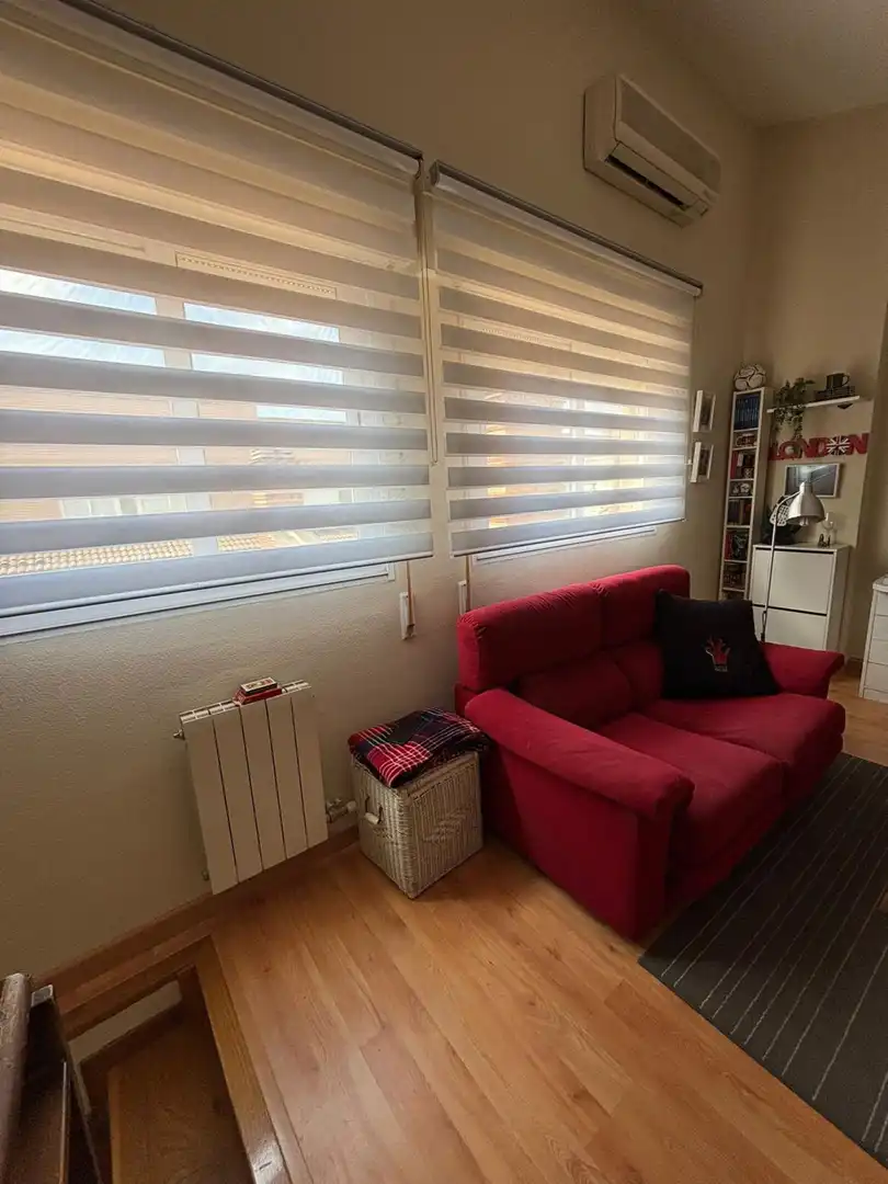 Sala de estar de Ático en venta en Villamediana de Iregua con Jardín privado, Parquet y Piscina