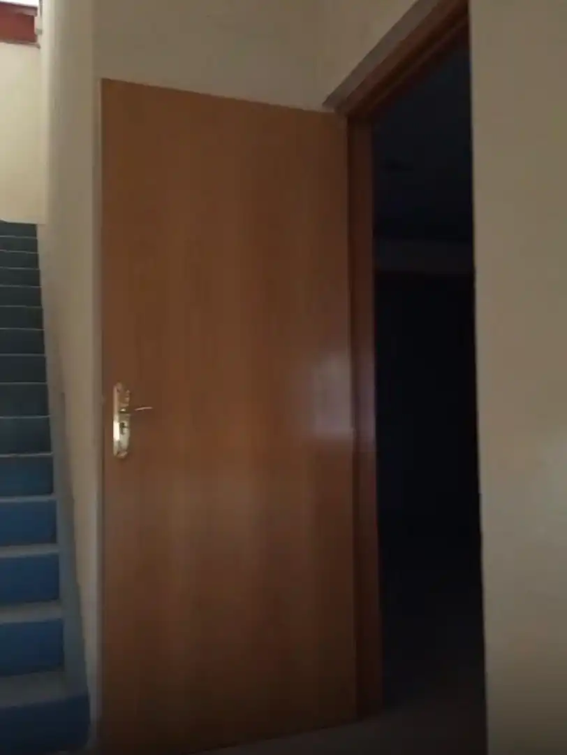 Habitación de Local en venta en Yuncler