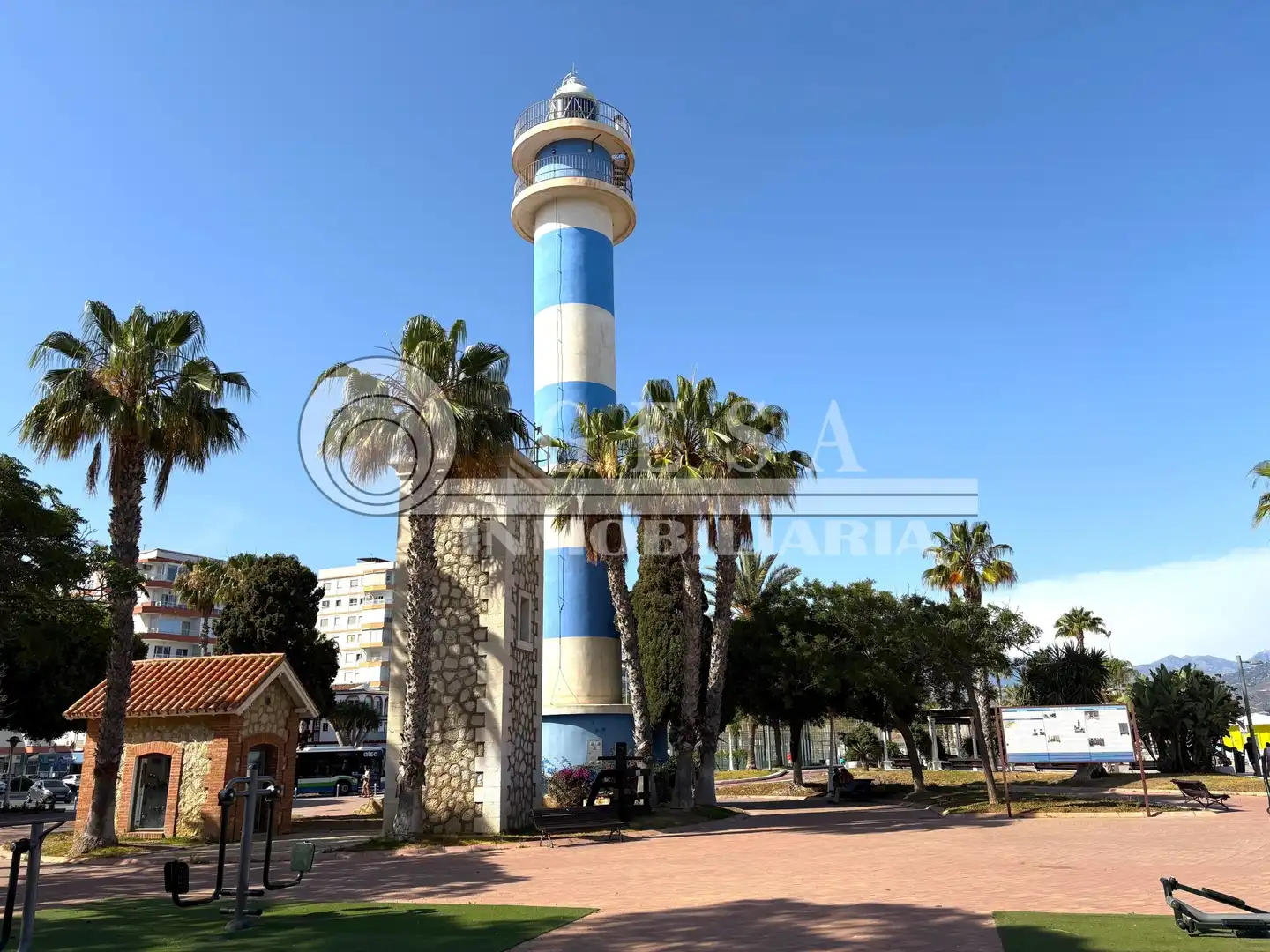Vista exterior de Pis en venda en Vélez-Málaga