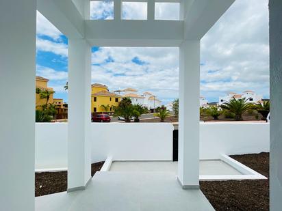 Vista exterior de Casa o xalet en venda en San Miguel de Abona amb Aire condicionat, Terrassa i Piscina