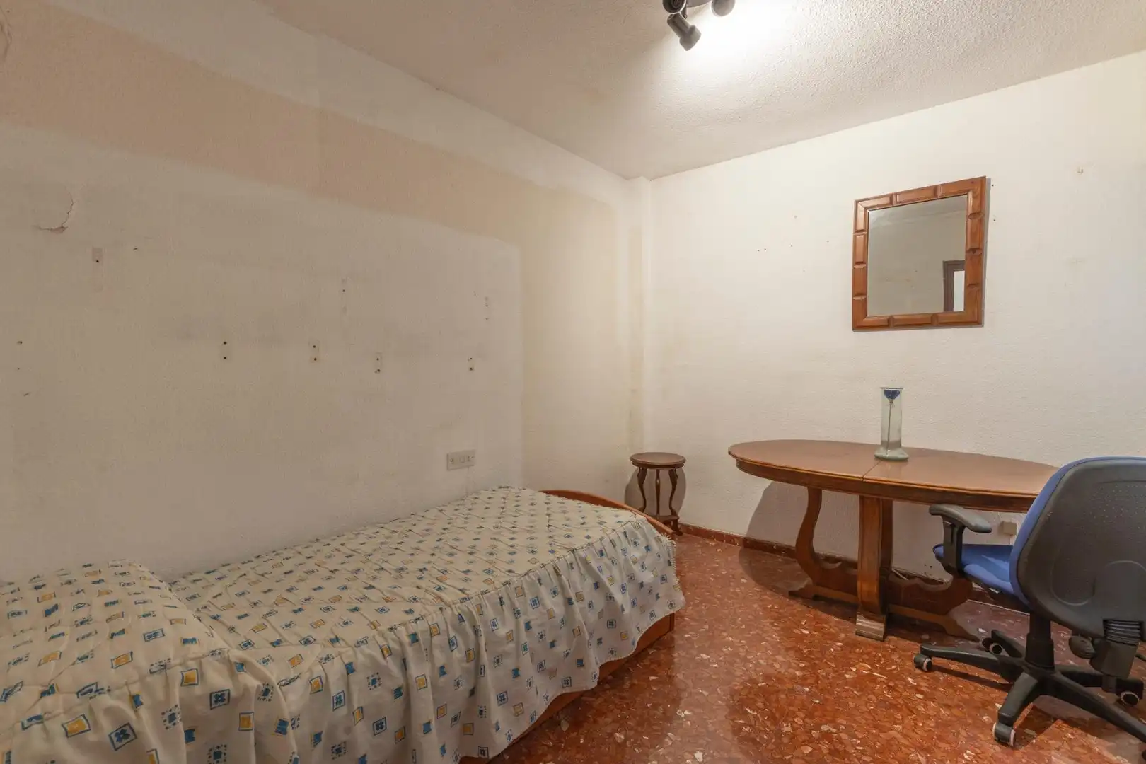 Dormitori de Pis en venda en Granada amb Calefacció i Balcó