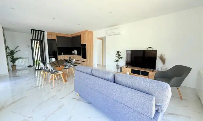 Sala d'estar de Casa o xalet en venda en Roses amb Calefacció, Jardí privat i Terrassa