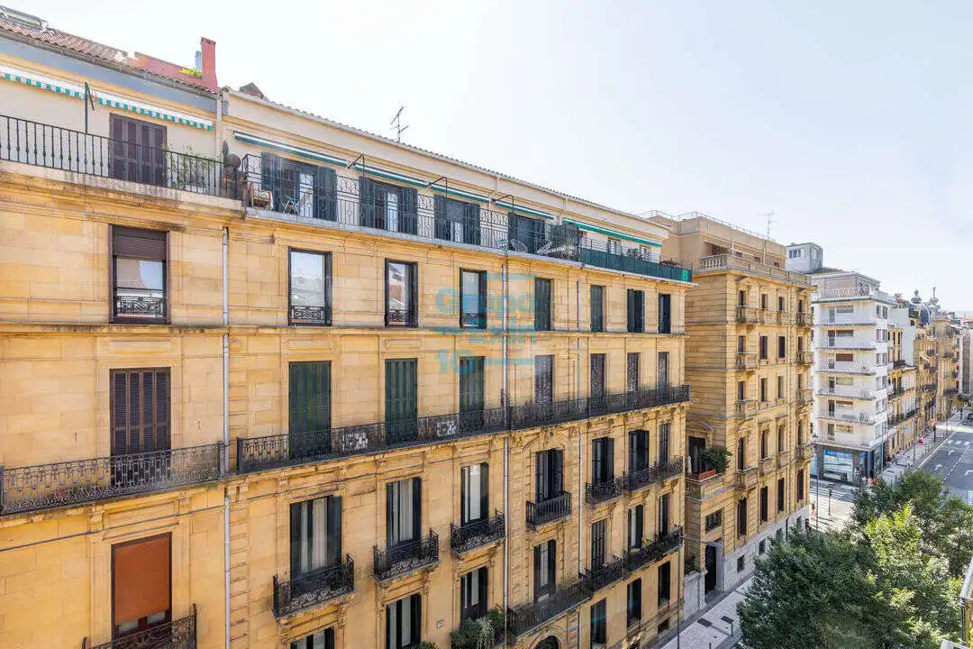 Vista exterior de Piso en venta en Donostia - San Sebastián  con Calefacción