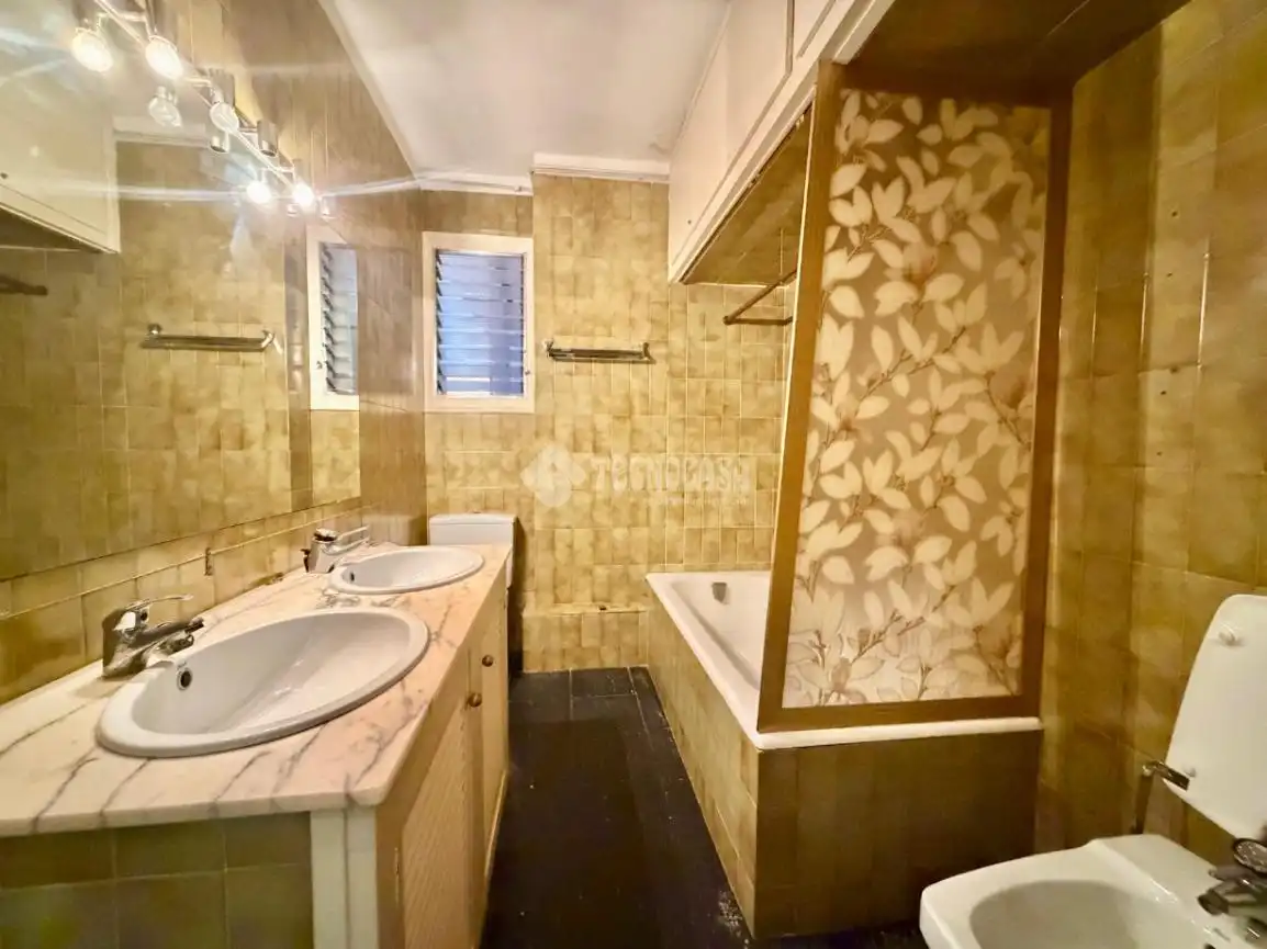 Baño de Piso en venta en Barcelona con Aire acondicionado y Balcón