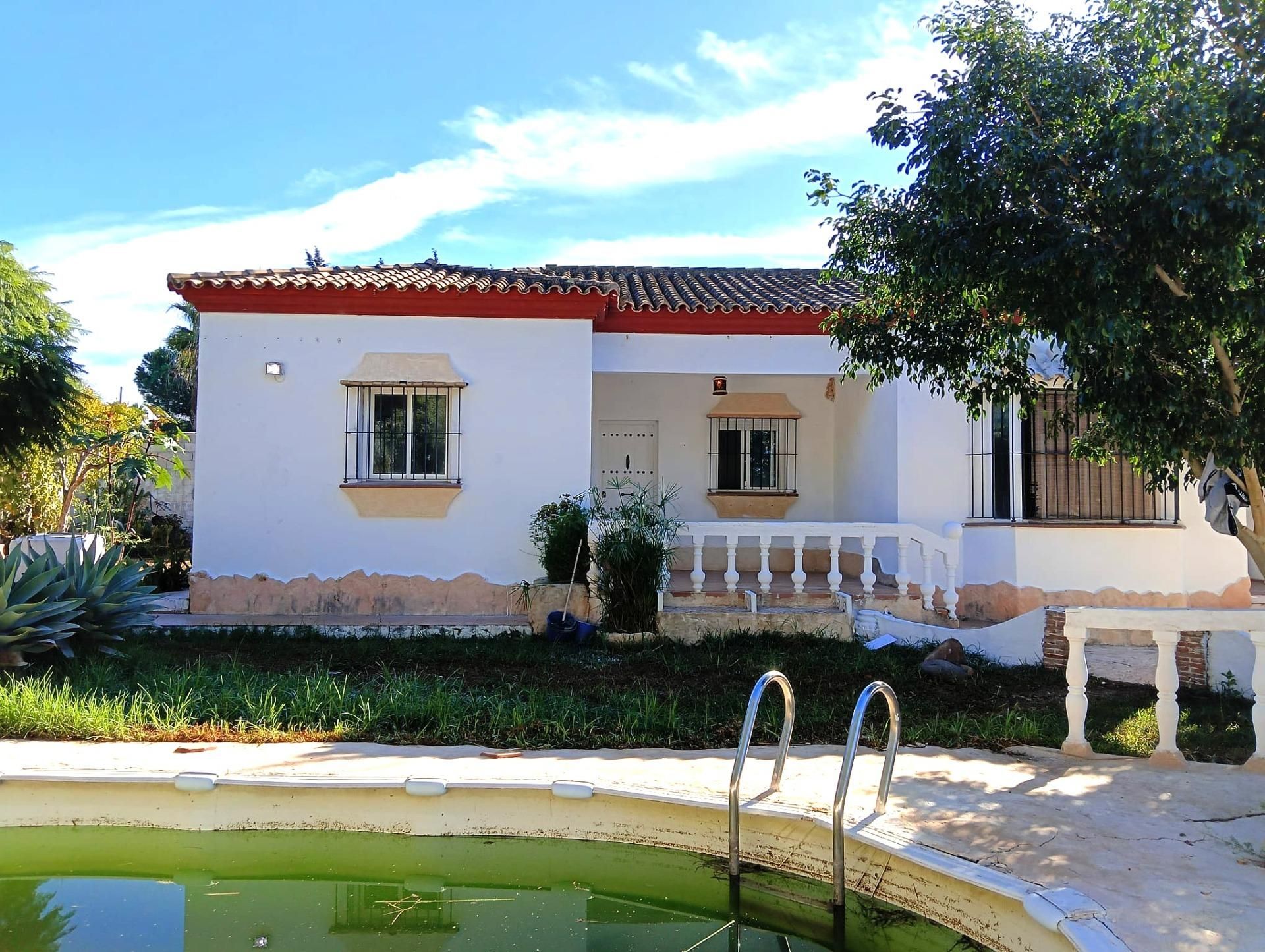 Exterior view of House or chalet for sale in Chiclana de la Frontera