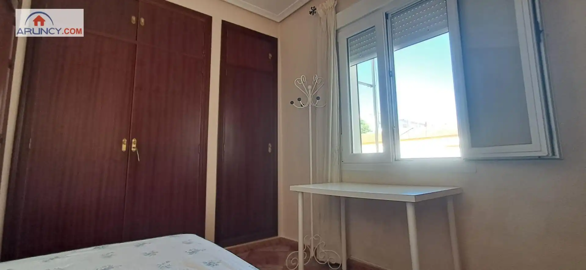 Dormitori de Pis en venda en Sevilla amb Aire condicionat, Terrassa i Balcó