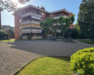 Vista exterior de Pis en venda en Sant Cugat del Vallès amb Calefacció, Parquet i Terrassa