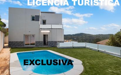 Vista exterior de Casa adosada en venda en Vidreres amb Aire condicionat, Calefacció i Jardí privat