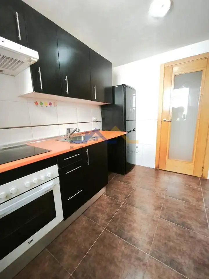 Küche von Wohnung zum Verkauf in Ontígola mit Klimaanlage, Heizung und Privatgarten