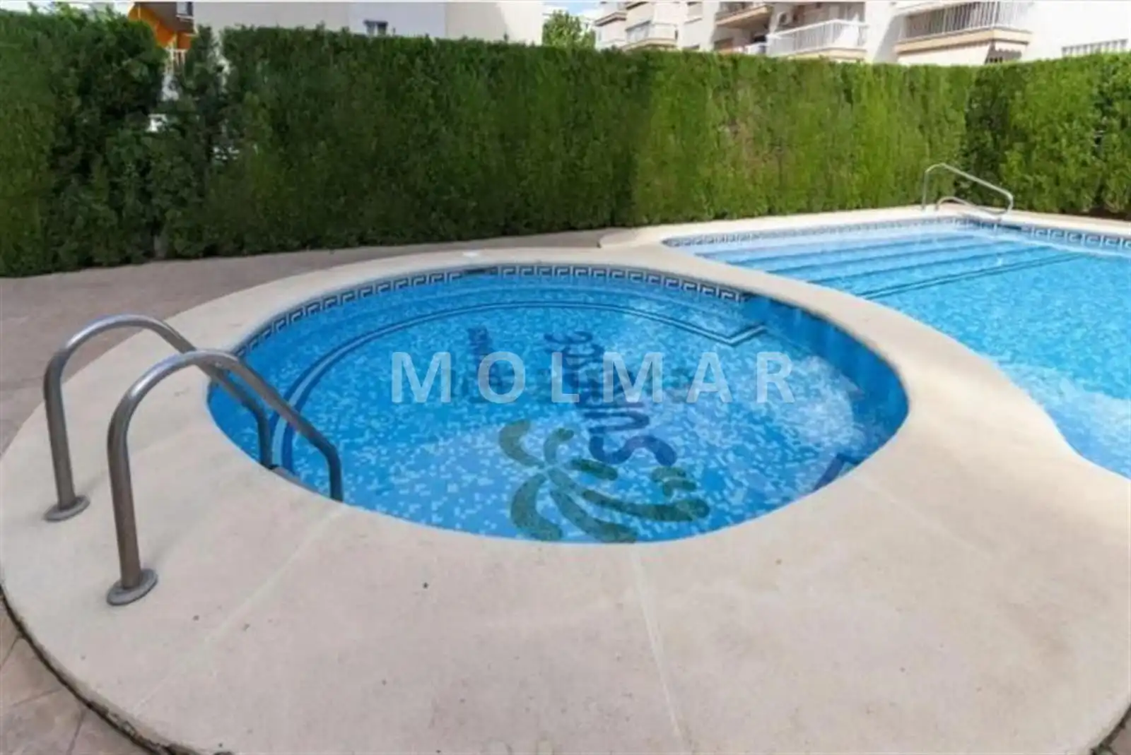 Piscina de Estudio en venta en Gandia con Terraza, Amueblado y Horno