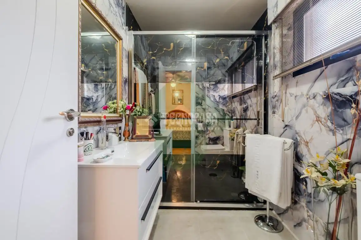 Bathroom of Detached homes for sale in Griñón  with Air Conditioner, Heating and Parquet flooring