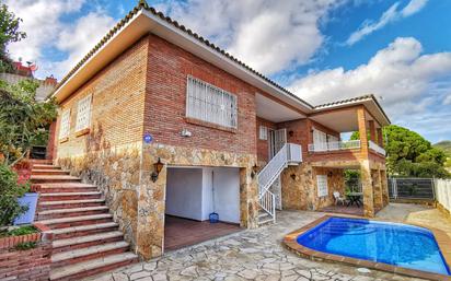 Vista exterior de Casa o xalet en venda en Lloret de Mar amb Aire condicionat, Terrassa i Piscina