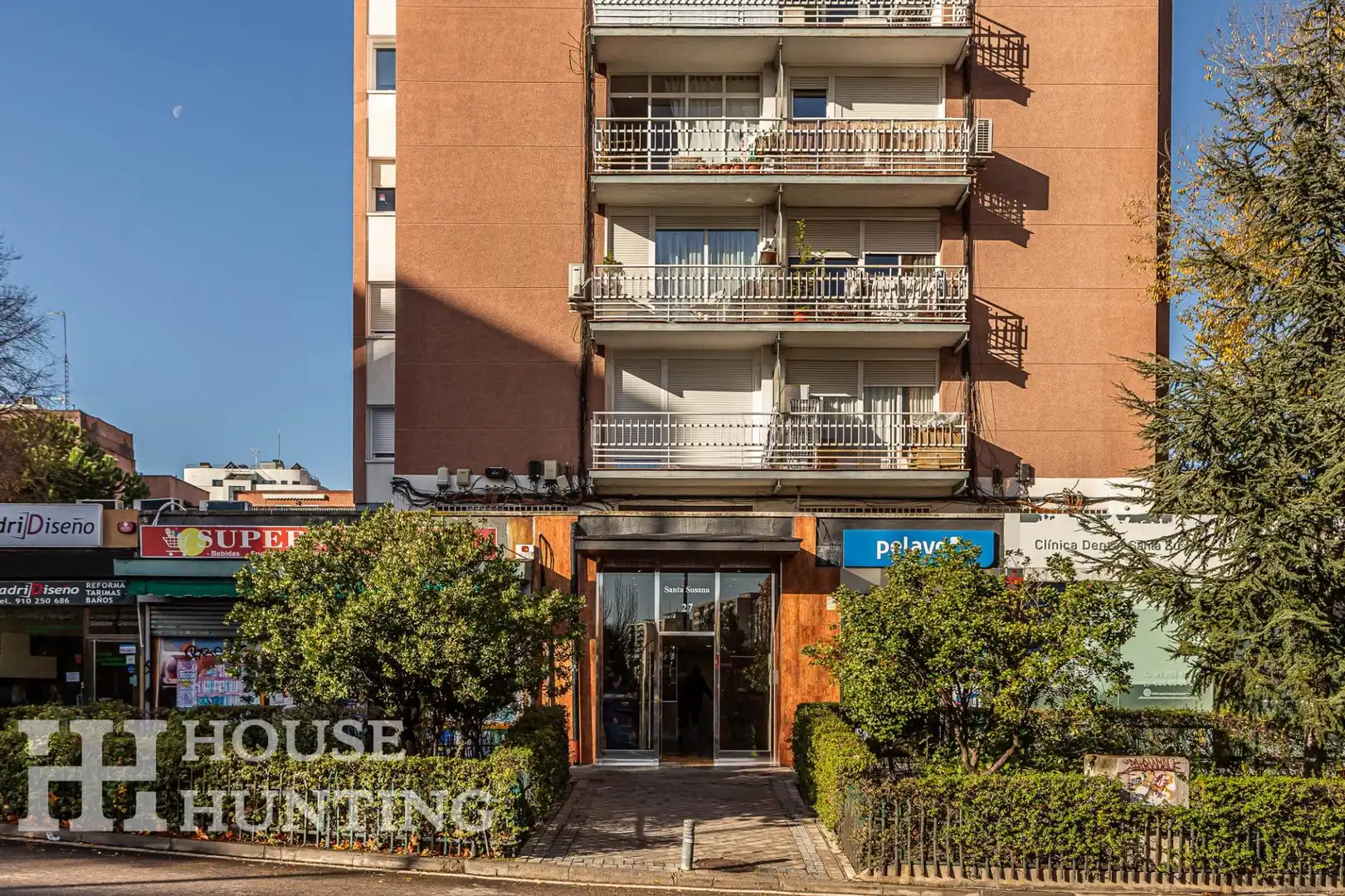 Vista exterior de Piso en venta en Madrid con Calefacción