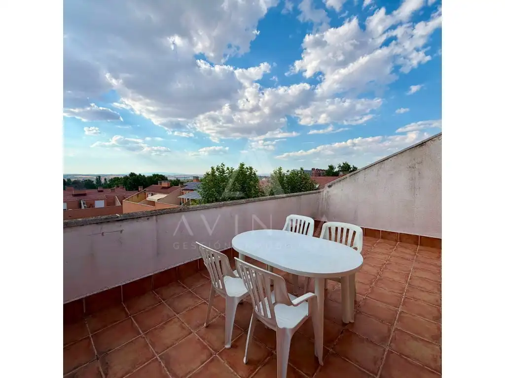Terrassa de Casa o xalet en venda en Guadalajara