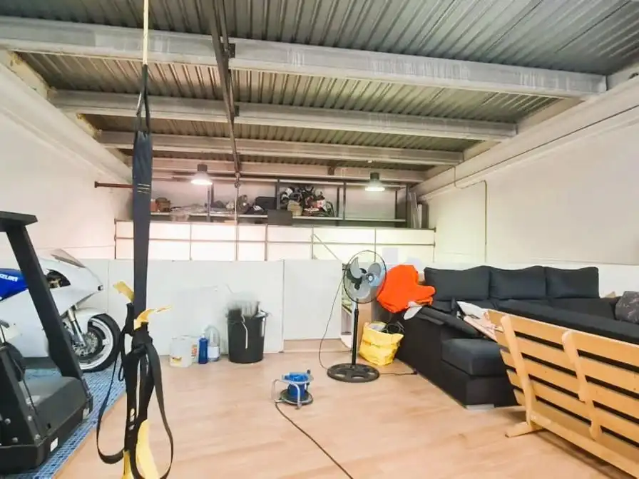 Local en venta en Camarma de Esteruelas con Alarma