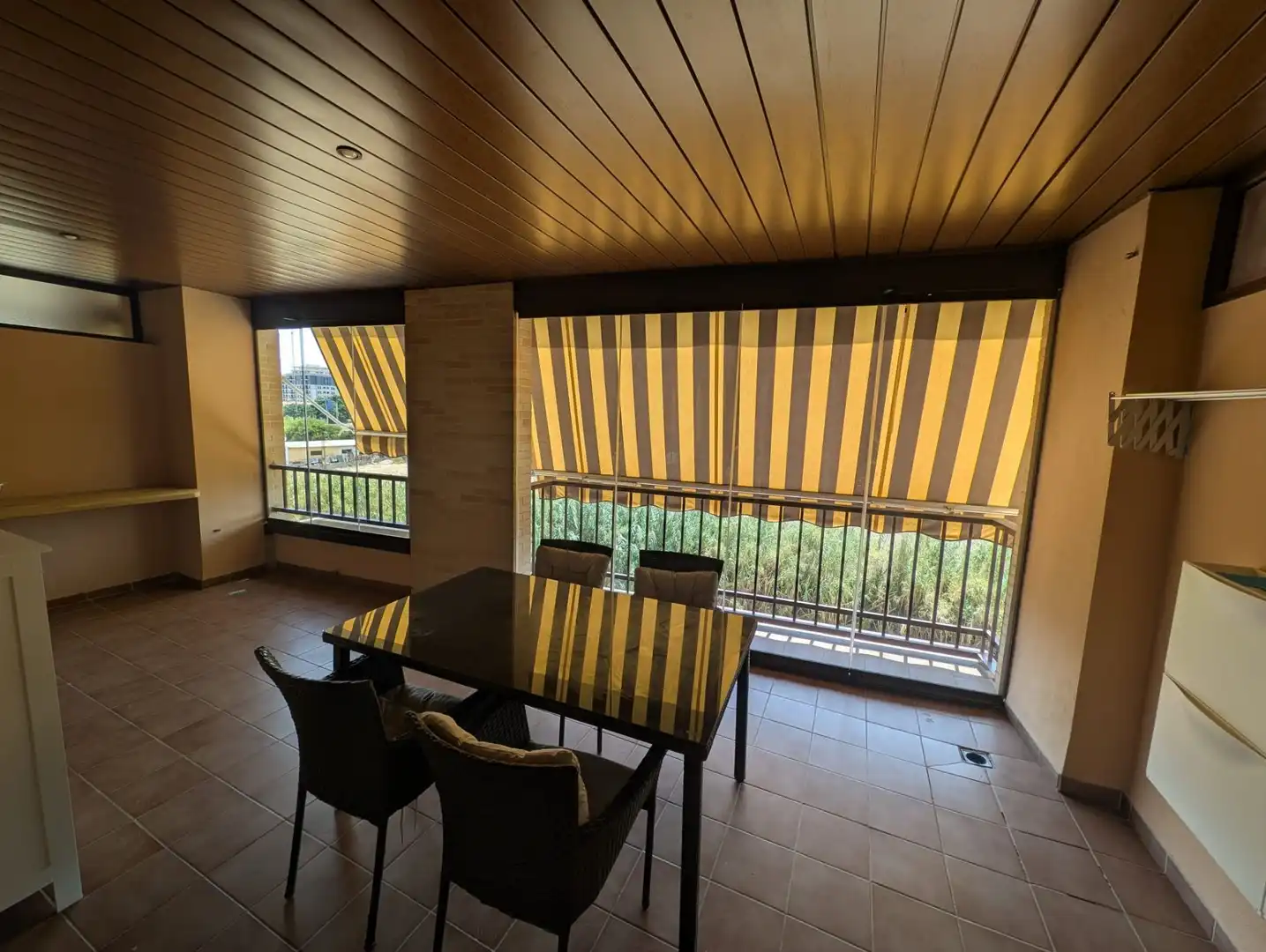 Terrasse von Wohnungen zur Miete in Fuengirola mit Klimaanlage, Heizung und Terrasse