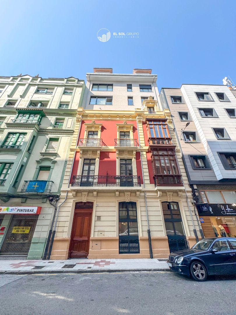 Vista exterior de Apartament en venda en Gijón  amb Calefacció, Parquet i Traster