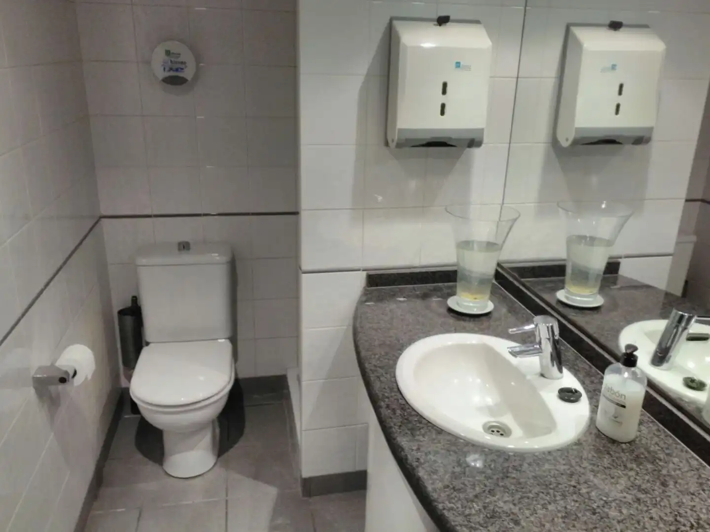 Baño de Oficina de alquiler en Lloret de Mar con Amueblado