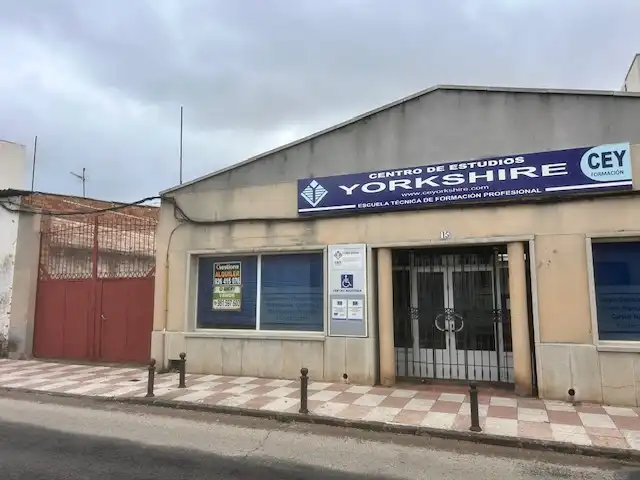 Exterior view of Commercial properties for rent in Puertollano  with Air Conditioner and Furnished