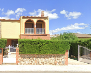 Vista exterior de Casa o xalet en venda en La Sénia amb Aire condicionat, Jardí privat i Terrassa