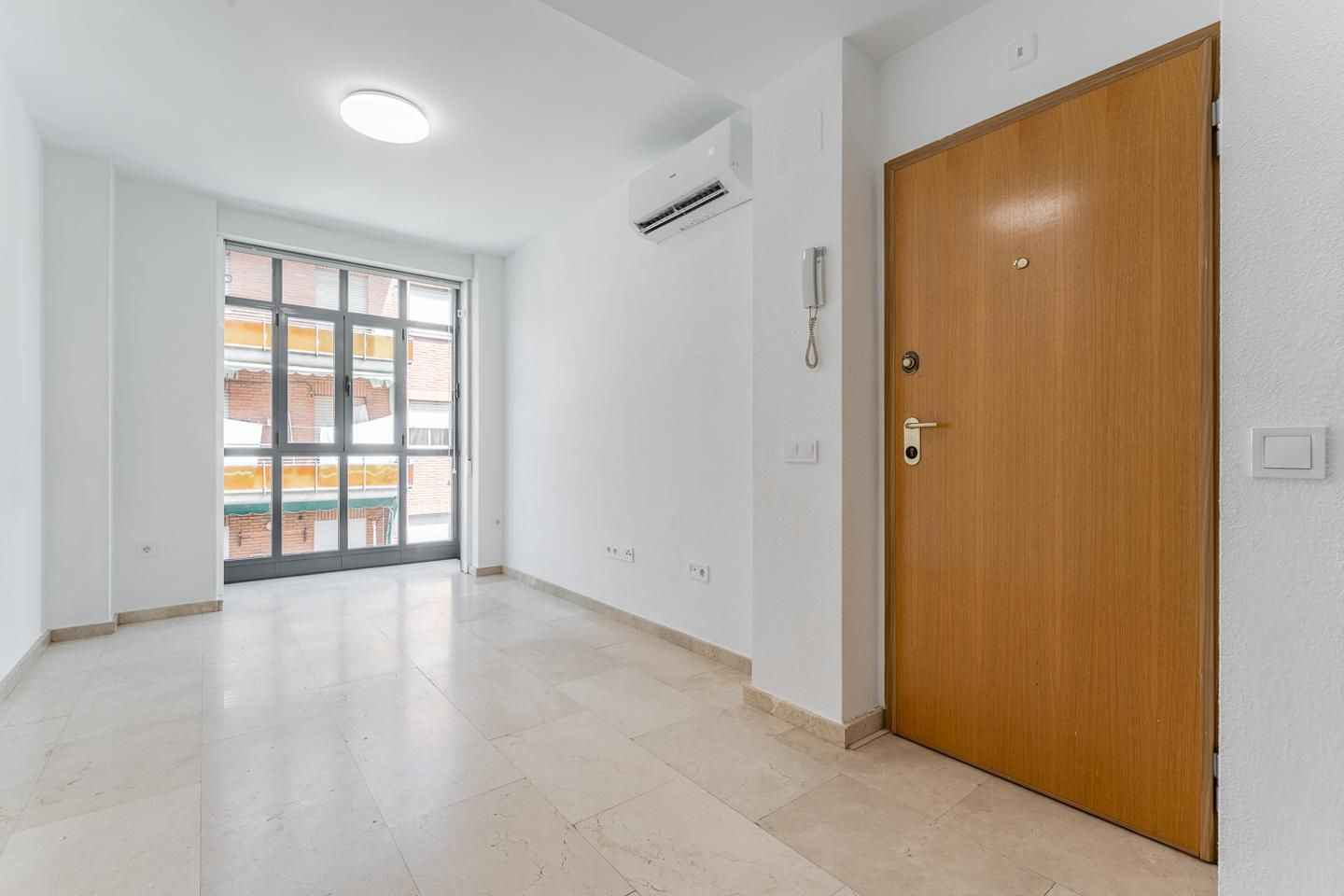 Flat to rent in  Madrid Capital  with Air Conditioner, Heating and Storage room