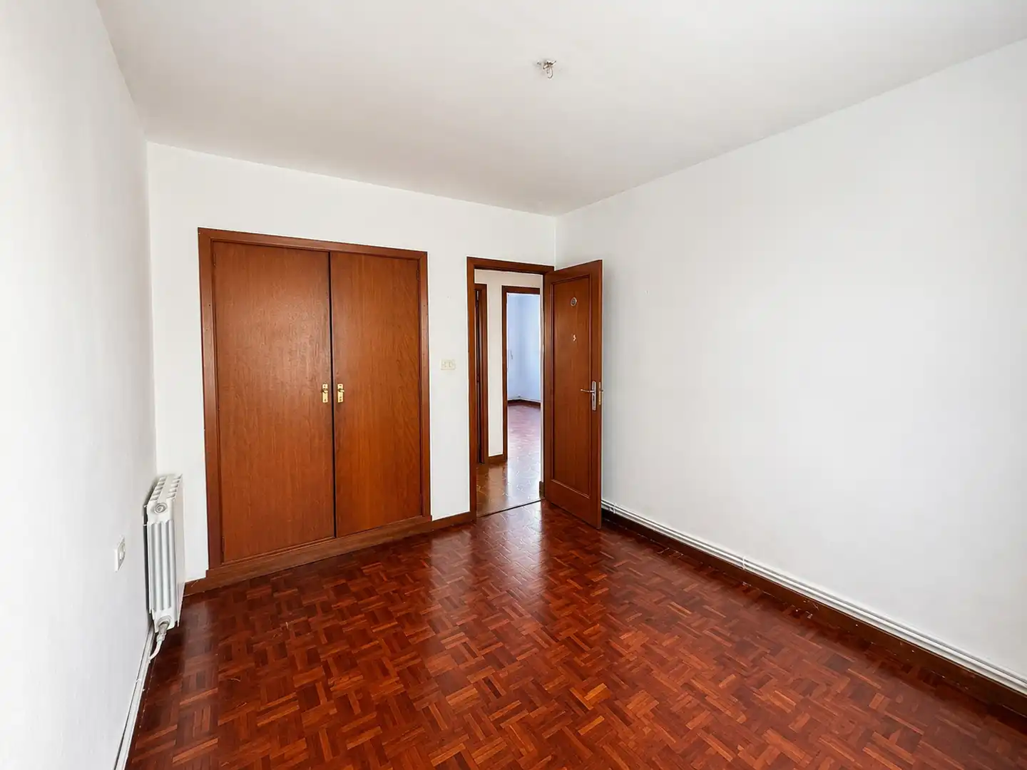 Bedroom of Flat for sale in Vigo   with Heating, Parquet flooring and Balcony