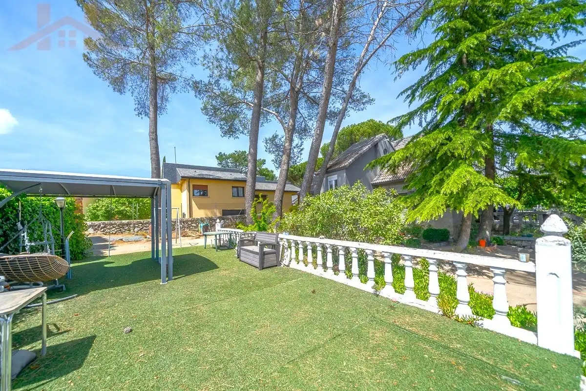 Jardí de Casa o xalet en venda en Collado Villalba amb Aire condicionat, Calefacció i Jardí privat