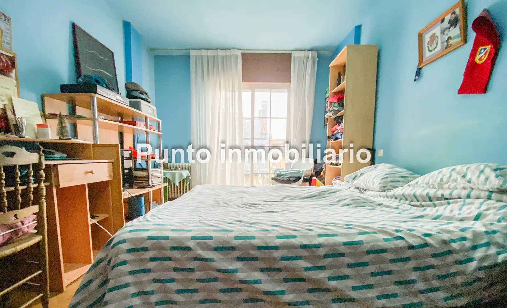 Dormitori de Casa adosada en venda en Valladolid amb Calefacció, Jardí privat i Parquet