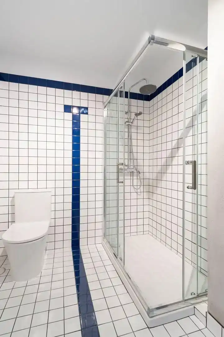 Baño de Piso para compartir en Oleiros con Parquet, Amueblado y Horno