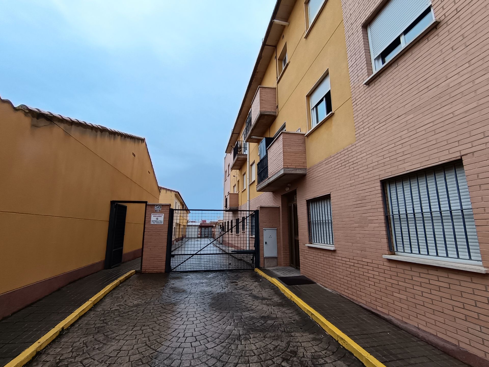 Exterior view of Flat for sale in Pozuelo de Calatrava  with Balcony