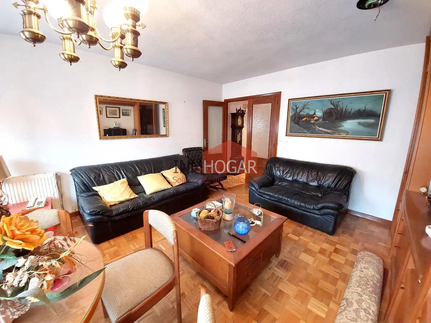 Sala de estar de Piso en venta en Arévalo con Calefacción, Parquet y Amueblado
