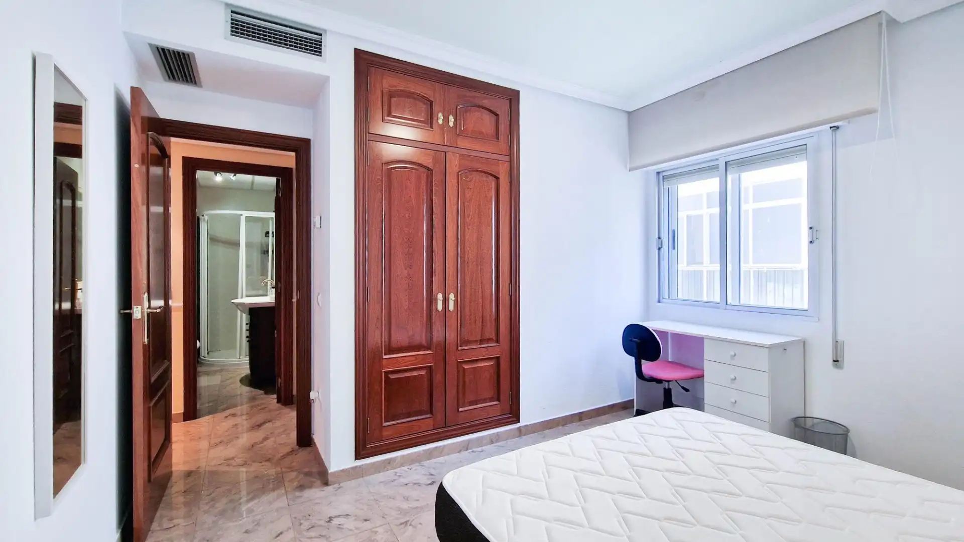 Bedroom of Flat for rent in Badajoz