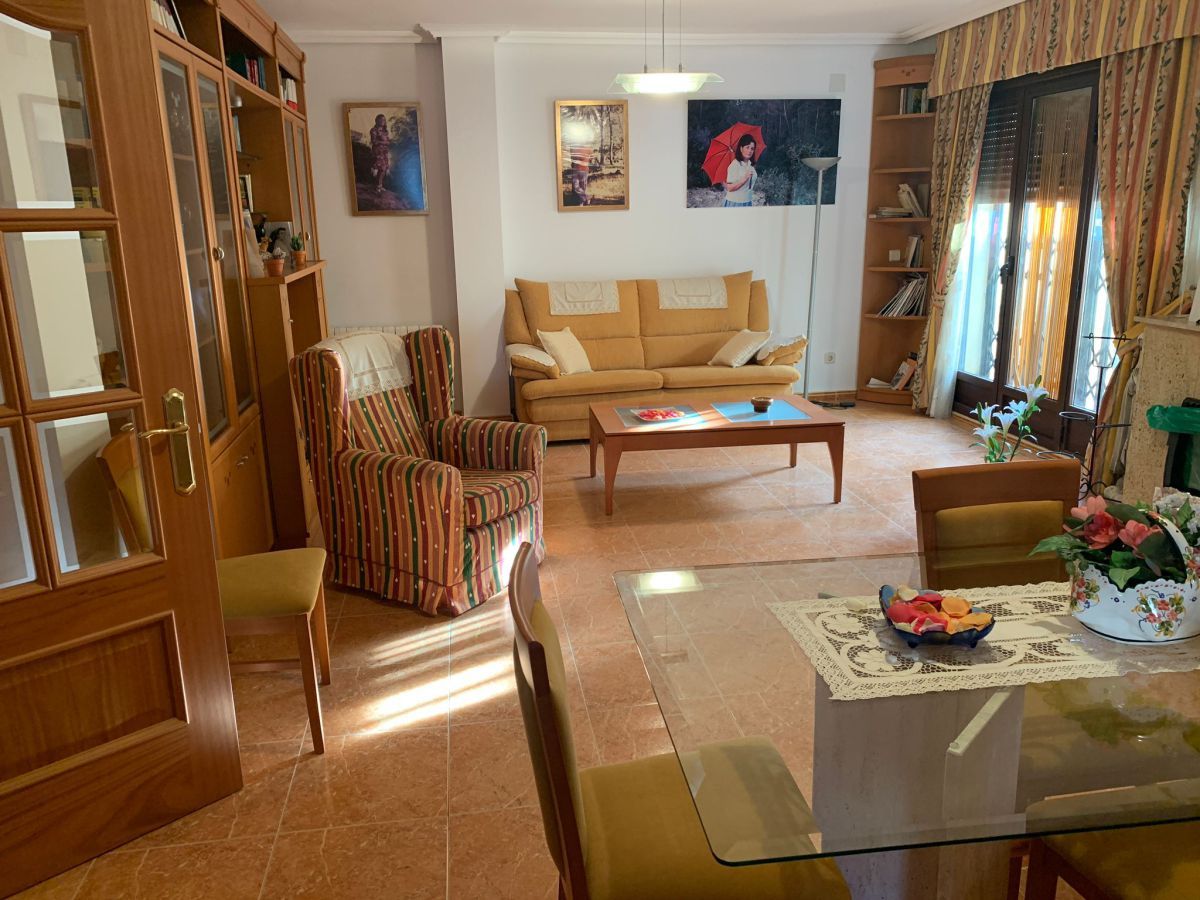Sala d'estar de Casa o xalet en venda en  Albacete Capital amb Calefacció, Terrassa i Balcó
