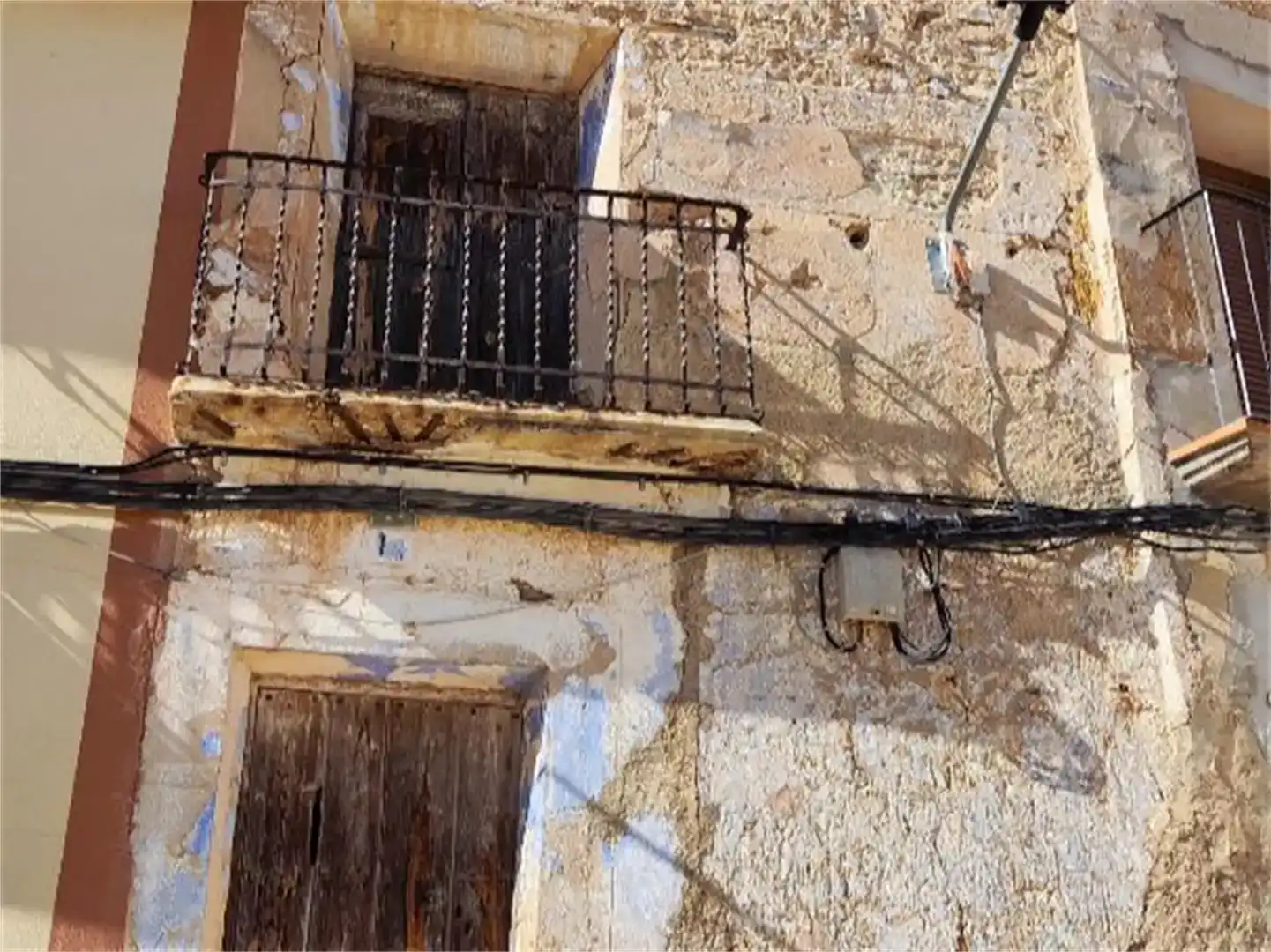 Vista exterior de Pis en venda en Crivillén amb Balcó