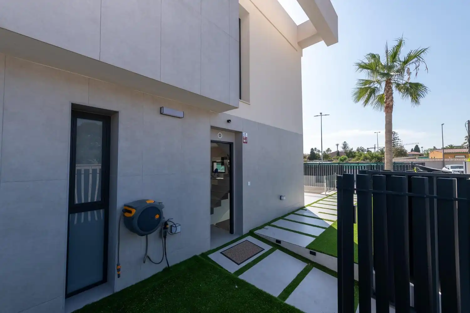 Außenansicht von Haus oder Chalet zur Miete in El Campello mit Klimaanlage, Privatgarten und Terrasse