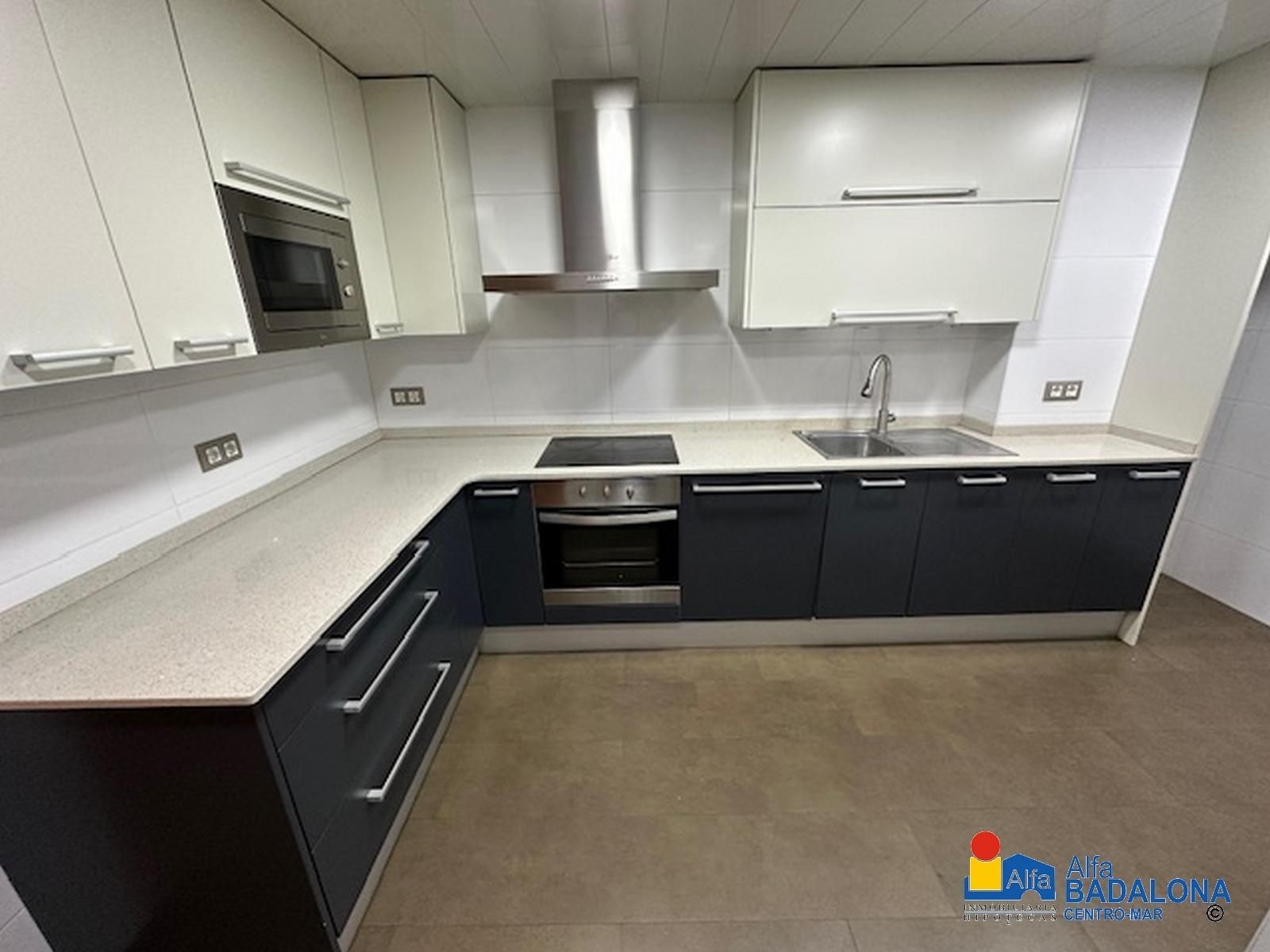 Kitchen of Flat to rent in Badalona  with Air Conditioner, Terrace and Balcony