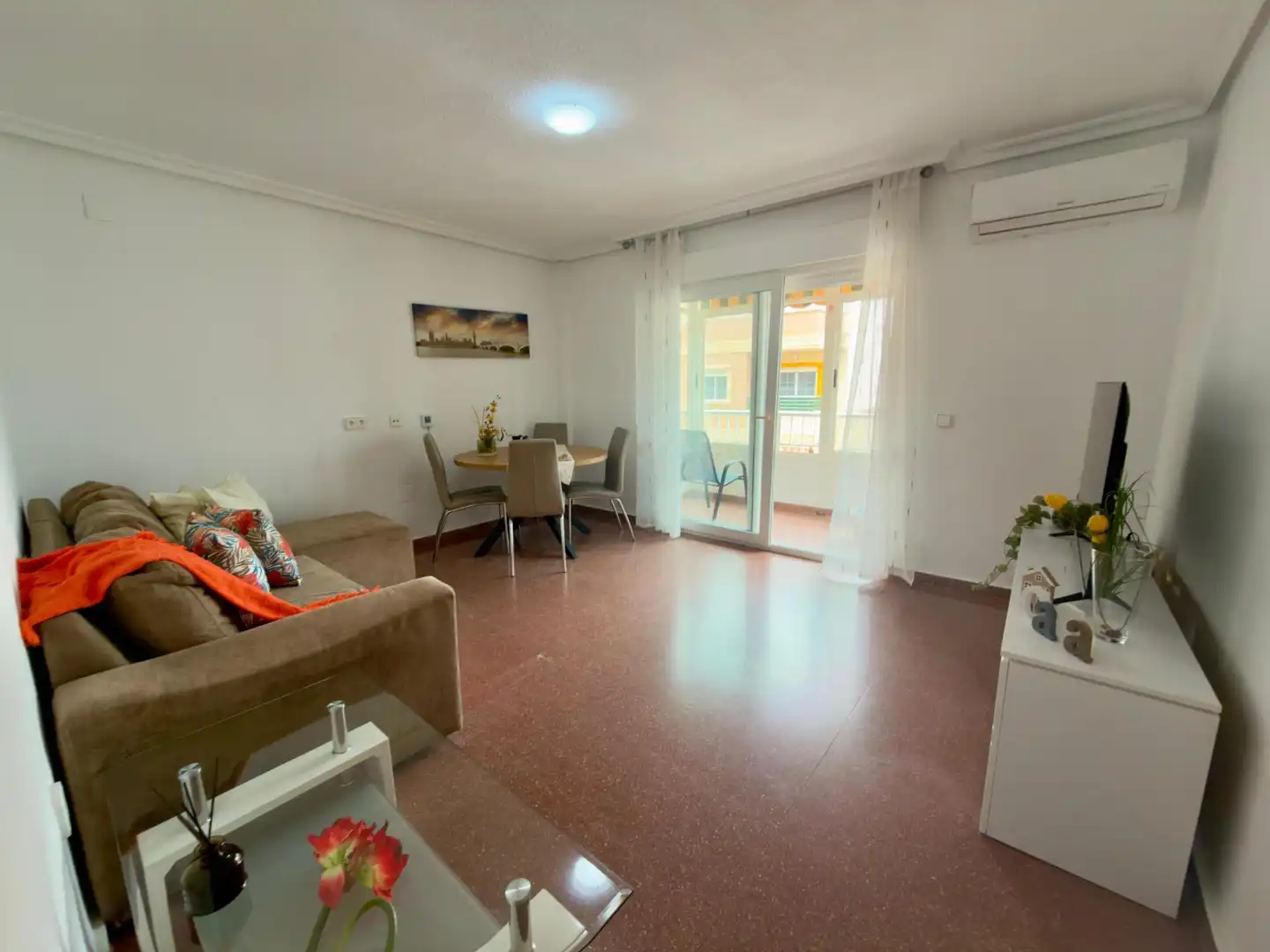 Außenansicht von Wohnungen zum Verkauf in Torrevieja mit Klimaanlage, Möbliert und Balkon