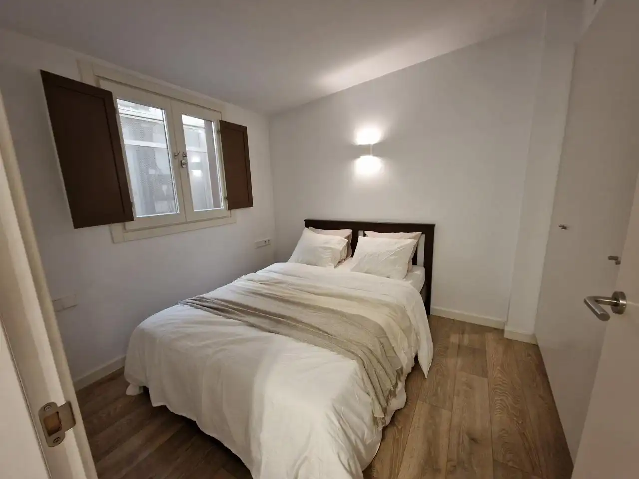 Dormitori de Àtic en venda en Barcelona amb Aire condicionat i Terrassa